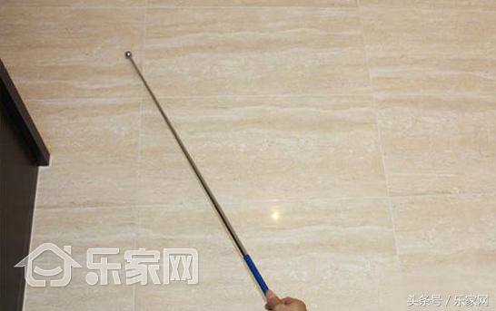 地砖突然拱起怎么回事,房屋地砖起拱能检测出原因吗