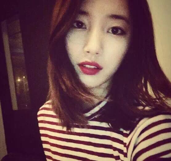 买不到YSL星辰我不哭了，因为M.A.C的圣诞彩妆太美了！