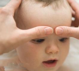 宝宝脑袋偏小和偏大哪个更聪明,宝宝头围大小决定智商