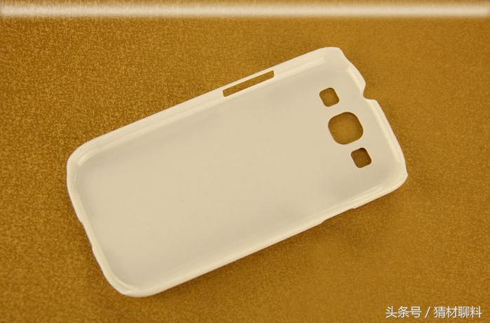 手机外壳摔了一下凹陷,手机金属外壳被硌凹陷