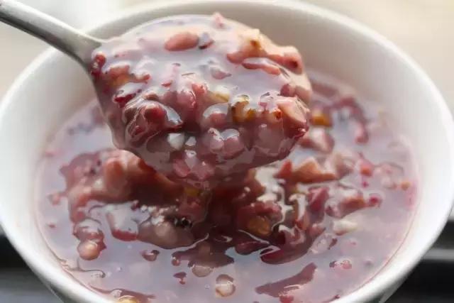 精选名中医养生药膳汤品，9个系列200多种汤方