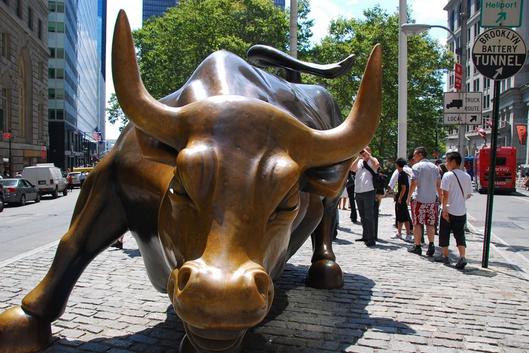 如何选择资金重点关注的股票,2023值得关注的股票