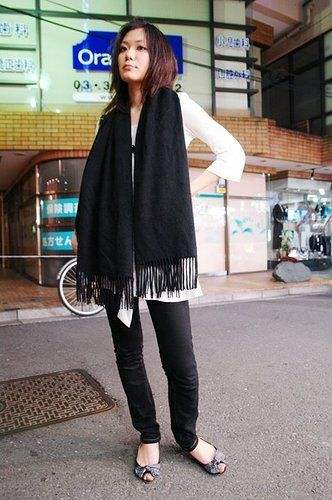 直筒小脚裤穿搭街拍,尖头鞋小脚裤穿搭街拍