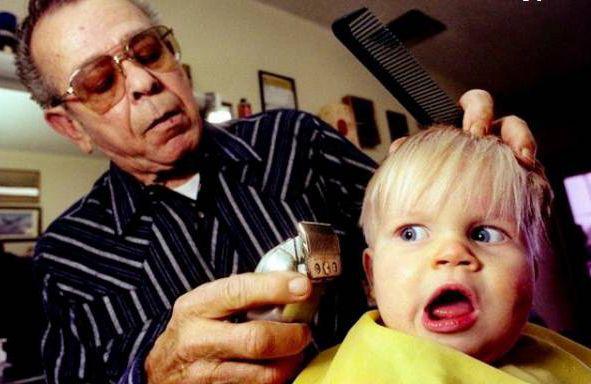 宝宝头发少应该多剃头吗,宝宝头发少剃短头发能增多吗