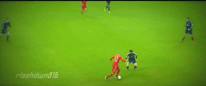 罗本和穆勒挡拆gif,2010罗本错失单刀gif