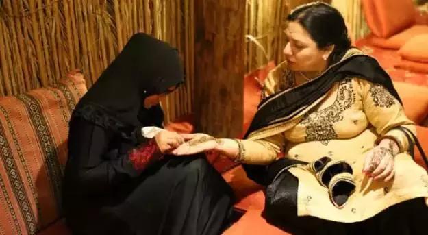 迪拜王子开车去沙漠越野,沙漠越野迪拜沙漠汽车赛