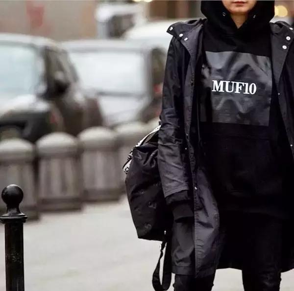 最烂大街的时尚单品,史上最丑时尚单品