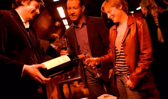 葡萄酒的功效与作用价格,葡萄酒的功效与作用营养价值介绍