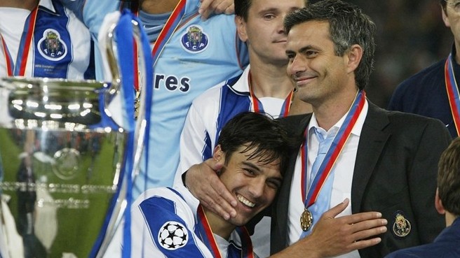 狂人穆里尼奥名场面,狂人穆尼尼奥波尔图