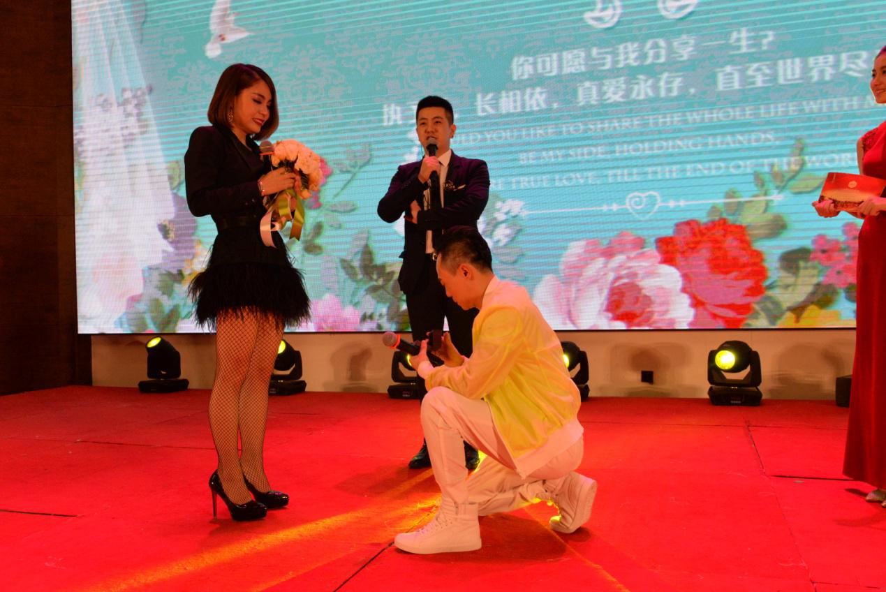 盘点华语歌手演唱会求婚场面,华语金曲王泷锐