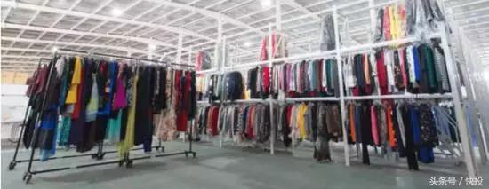 有人拼爹上位、拼车回家，她拼的东西很掉份，却有人送上千万美金