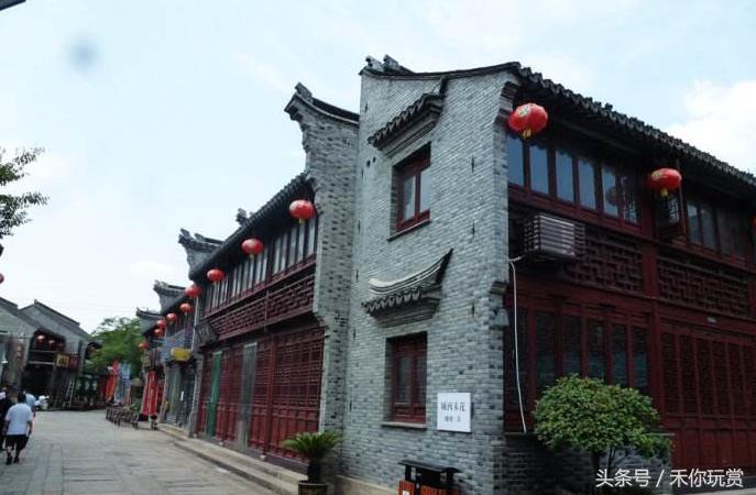 青砖黛瓦的古街风情,青砖黛瓦骑楼古巷