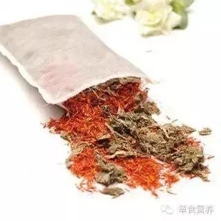 泡脚不慎，可能会导致双足溃烂