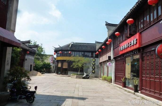 青砖黛瓦的古街风情,青砖黛瓦骑楼古巷