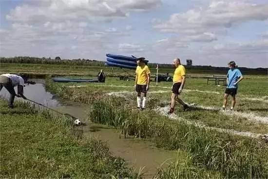 世界上最奇葩的足球场,足球场十大奇葩