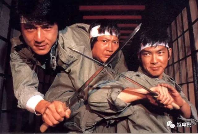 功夫瑜伽成龙和蛇,功夫瑜伽成龙带着狮子飙车