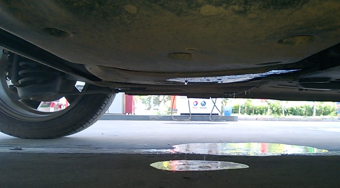 汽车后油封漏油是怎么回事,汽车回油管漏油是什么原因