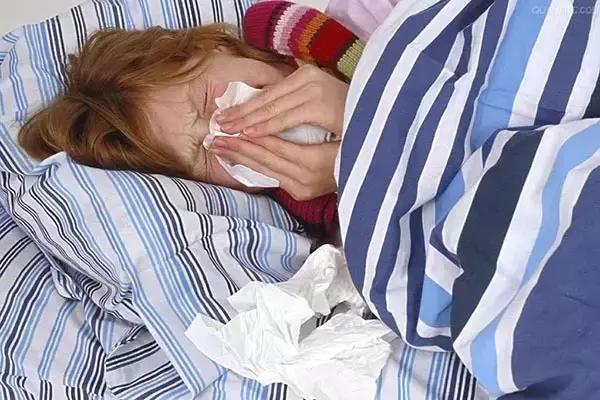 内热外寒吃啥药效果快,内热外寒感冒怎么下火