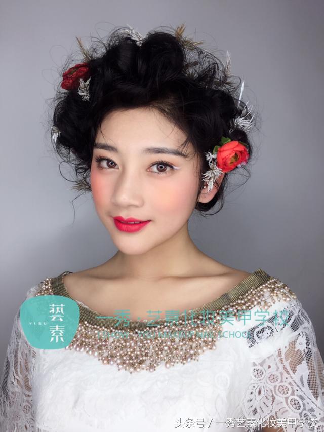 学化妆造型哪里好,女人学化妆去哪里学