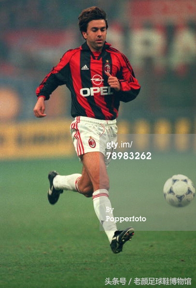 what足球,what鞋是什么牌子