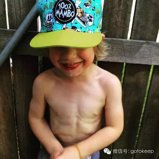 八块腹肌的小怪兽,腹肌小怪兽