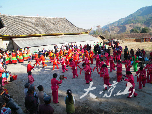 德昌有个村庄3000年前农具嵌墙上当地欲办草坝场农耕文化节