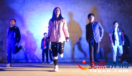 兴义八中跨年篝火晚会准备,兴义万峰林过年篝火晚会