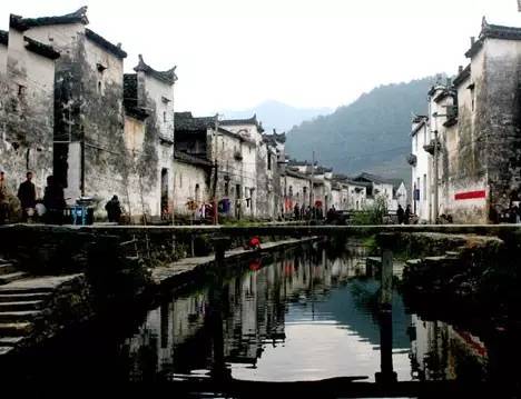 中国每个季节的旅游攻略 (中国一年四季的旅游攻略)