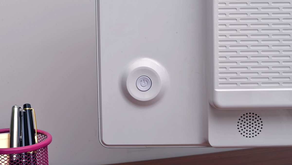 未到年二十八就扫除,晒一下我书房用的主力电脑