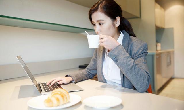 做甜品店一年赚多少钱,90后辞职开甜品店