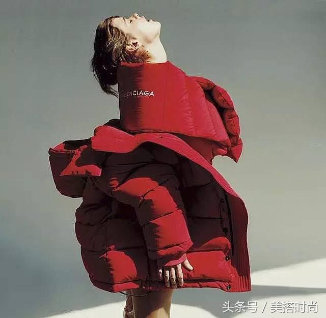 改变了以往羽绒服臃肿的缺点,穿起来显胖的长款羽绒服