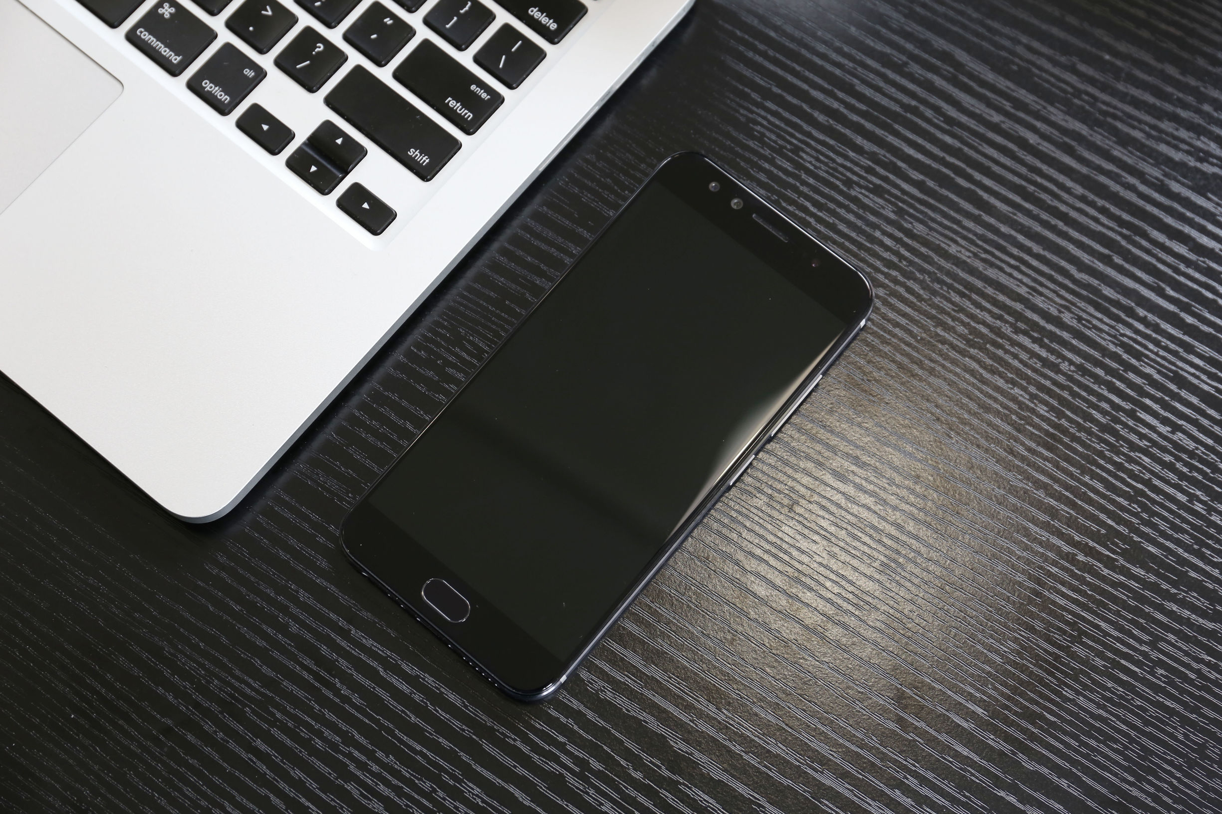 vivox9plus星空灰和黑色哪个好,vivox9星空灰跟金色尺寸一样