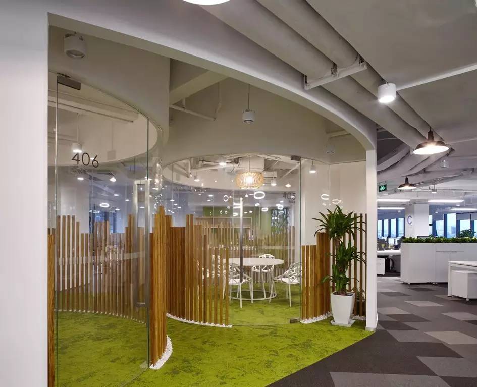 现代办公楼设计高级感,珠海现代简约办公楼会议室装修