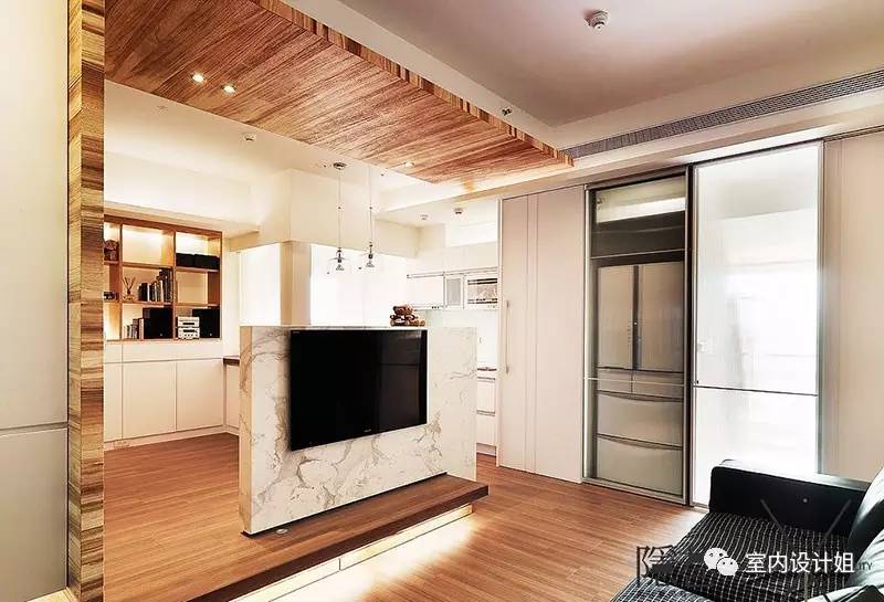 电视墙节省空间,电视墙太大用什么装饰一下