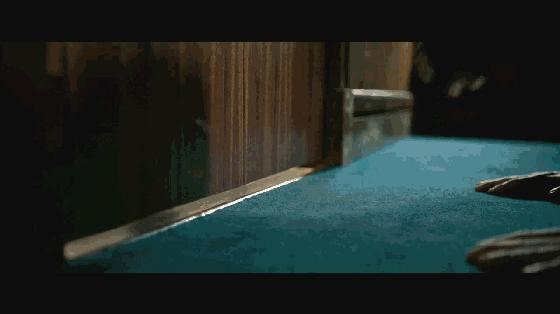 这具尸体一动不动，却制造了年度恐怖大戏！