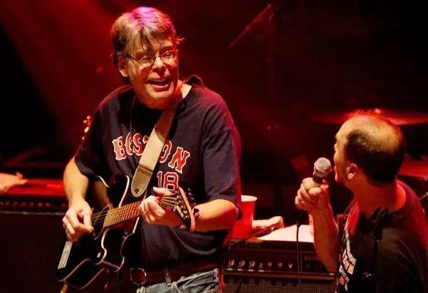 斯蒂芬金各小说内容简介,斯蒂芬金小说哪本好看