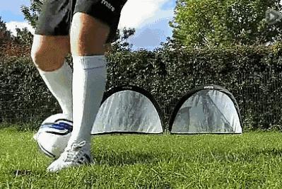 里瓦尔多踢球姿势为何幅度大,里瓦尔多三角过人