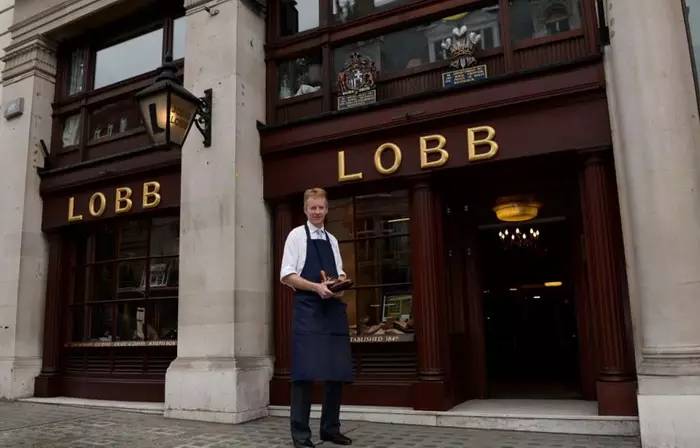 「WST干货」想要了解一个金融男生的品味,看看他穿的鞋子