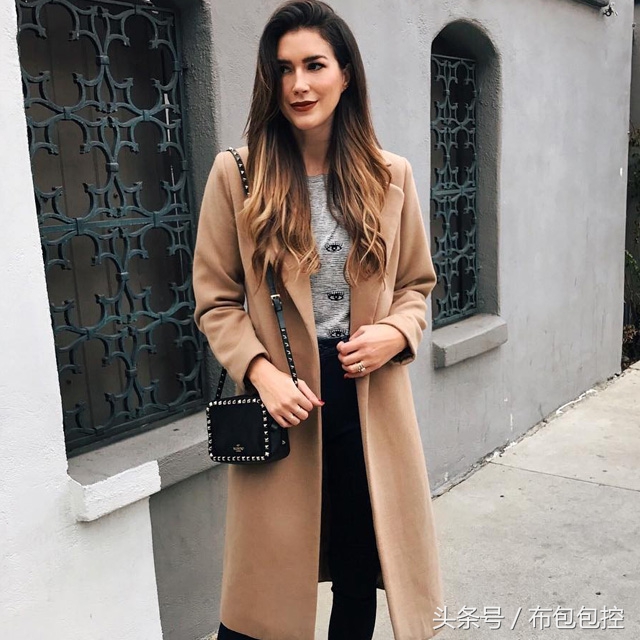 男大学生斜挎包街拍,斜挎包过年回家