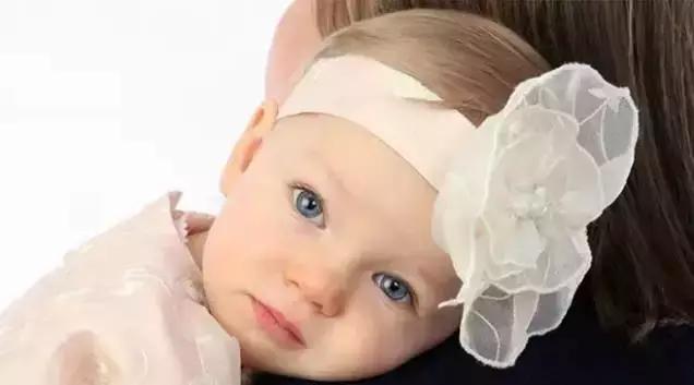 宝宝高烧抽搐怎么办,宝宝发高烧抽搐妈妈打赤脚送医院