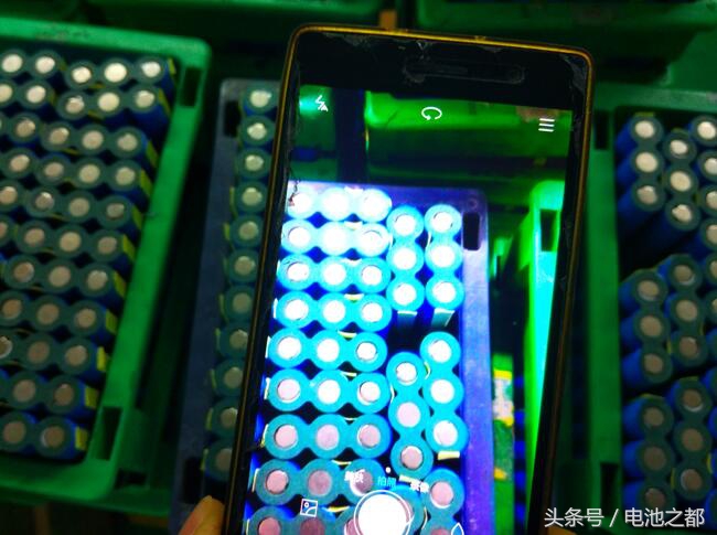 华为手机摔了一下屏幕失灵怎么办,华为手机摔出了个亮点