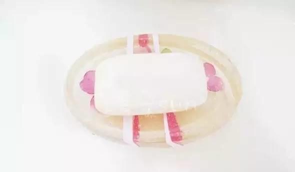 橡胶手套破了个洞用什么胶水补,橡胶手套破了拿什么来补