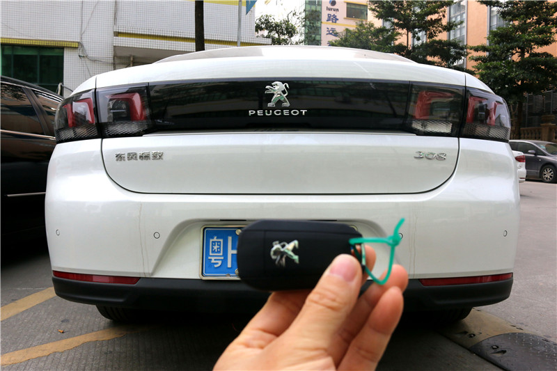 标致308改畅影10.2寸横屏机，2017就这么任性