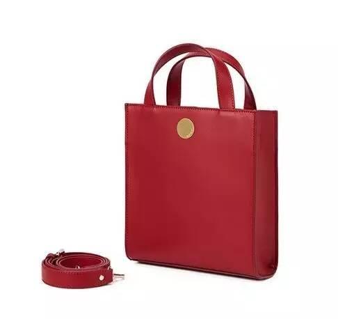 听说新年背“红包”能添财运!