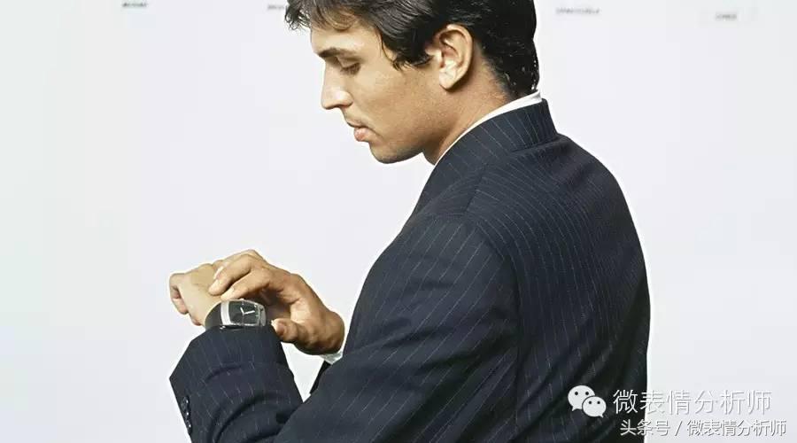 你的肢体动作出卖了你,你的行为动作会出卖你的内心