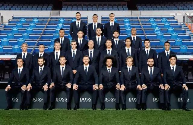 足球谁穿西装最帅,足球运动员穿西装最帅