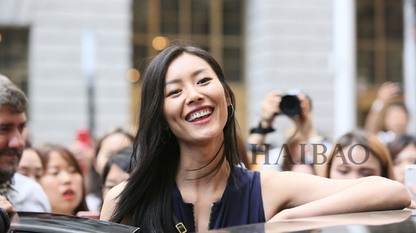 雅诗兰黛esteelauder沁水粉底液,esteelauder粉底液