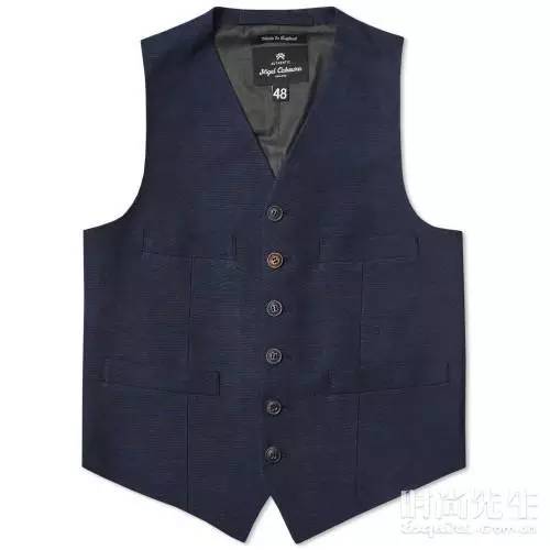 成套的西装怎么穿得好看,直筒版型西装如何选择