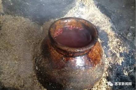 火炙客家娘酒制作过程,客家娘酒酿造视频教程