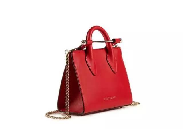 听说新年背“红包”能添财运!